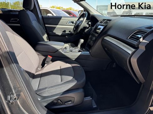 Used 2018 Ford Explorer XLT w/ Equipment Group 201A image 25