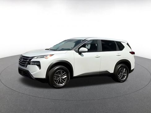 Used 2026 Nissan Rogue SV FWD image 8