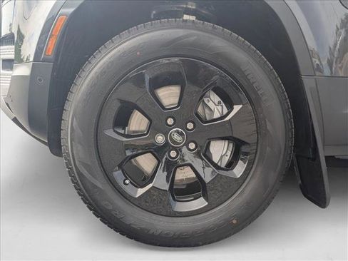 Used 2025 Land Rover Defender 110 S image 10