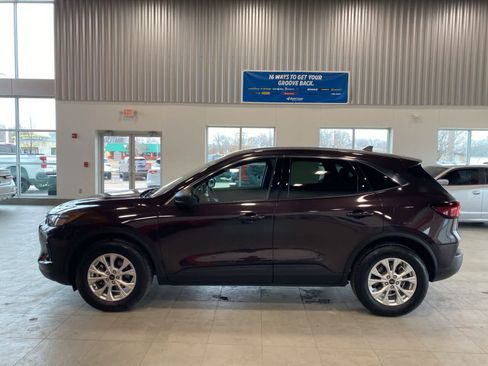 Used 2023 Ford Escape Active AWD/4WD image 2
