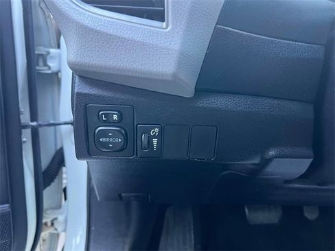 Used 2015 Toyota Corolla LE image 20