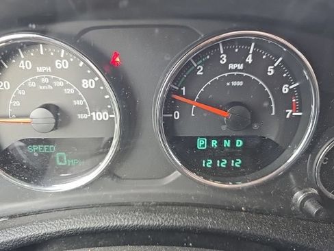 Used 2014 Jeep Wrangler Sport w/ Connectivity Group AWD/4WD image 12