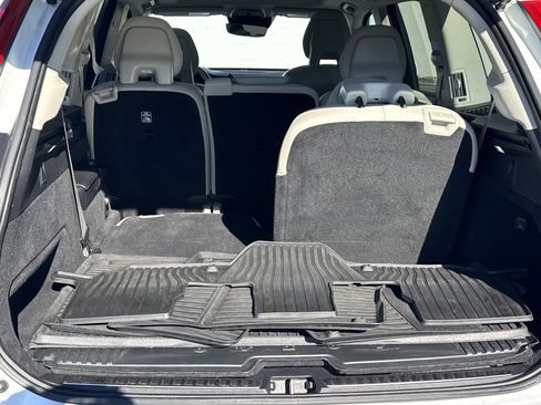 Used 2022 Volvo XC90 T5 Momentum w/ Climate Package image 24