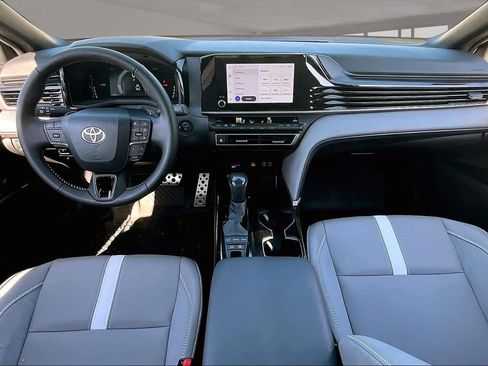 Used 2025 Toyota Camry SE w/ Convenience Package FWD image 7