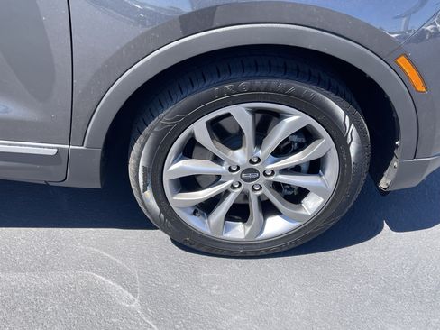 Used 2019 Lincoln MKC Select w/ Select Plus Package AWD/4WD image 5