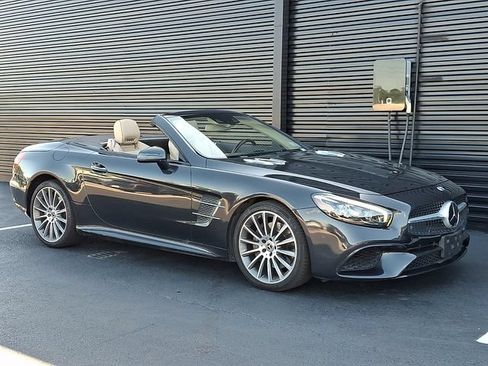 Used 2018 Mercedes-Benz SL 550 image 9