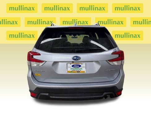 Used 2023 Subaru Forester Premium AWD/4WD image 7