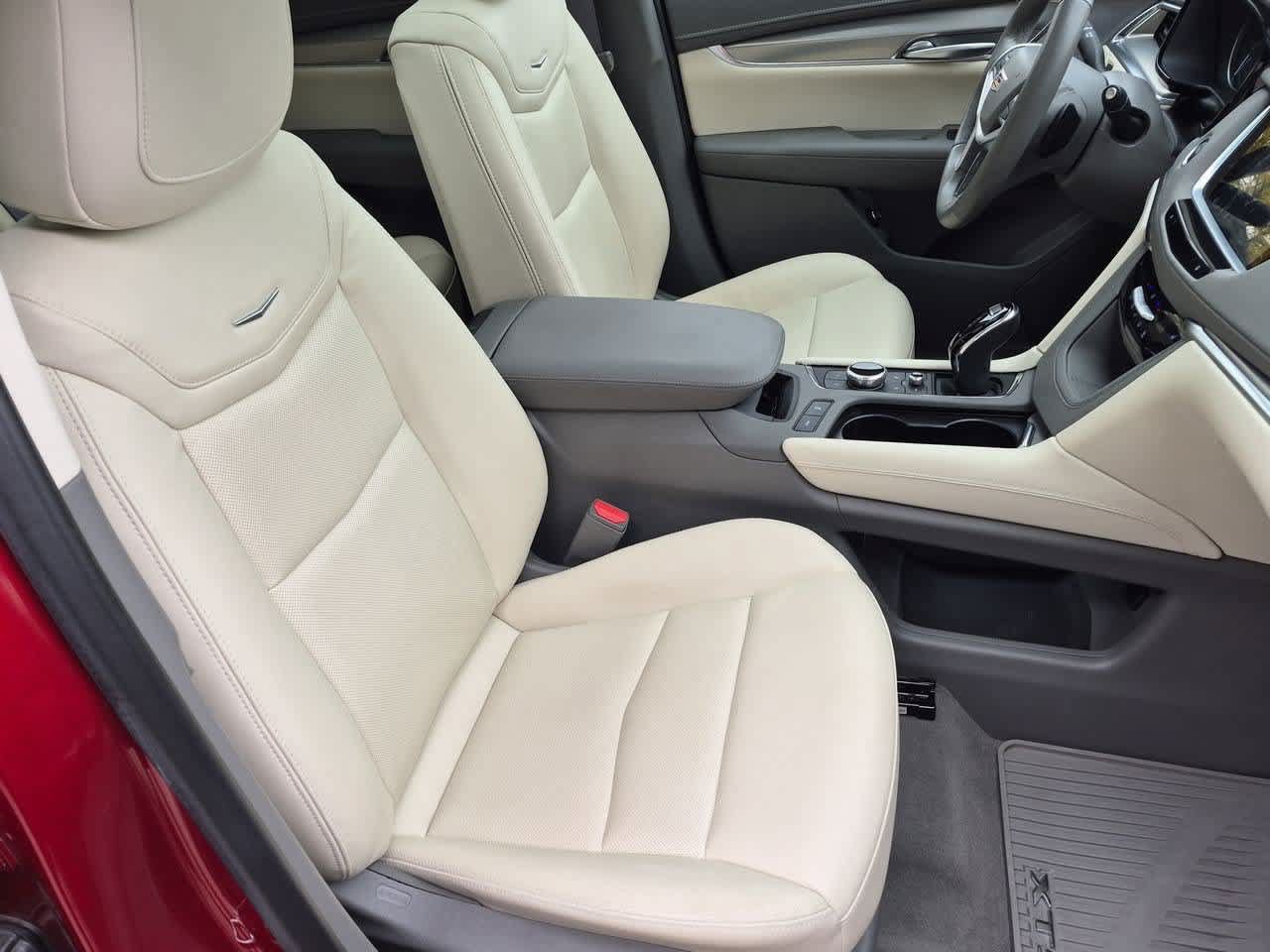Used 2024 Cadillac XT5 Premium Luxury AWD/4WD image 23