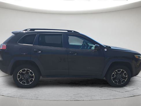 Used 2022 Jeep Cherokee Trailhawk w/ Trailer Tow Group AWD/4WD image 3
