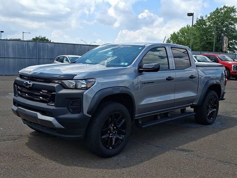 Used 2025 Chevrolet Colorado Trail Boss AWD/4WD image 3