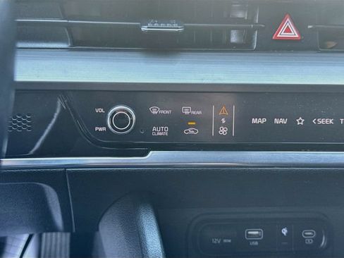 Used 2023 Kia Sportage EX FWD image 23