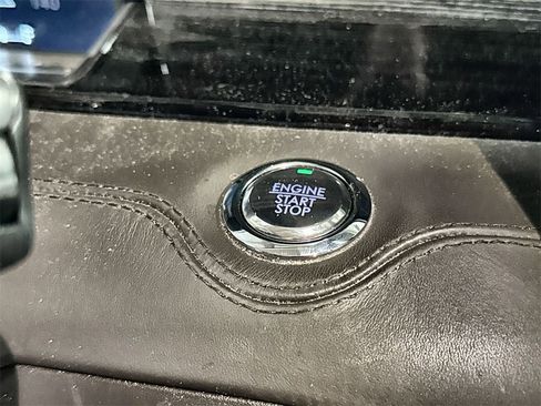 Used 2020 Lincoln Navigator Black Label w/ Cargo Convenience Package image 24