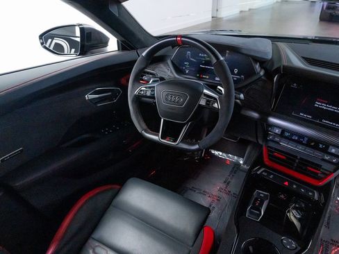 Used 2023 Audi RS e-tron GT image 10