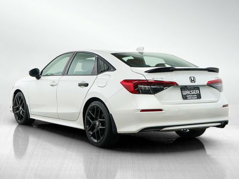 Used 2022 Honda Civic Sport image 3