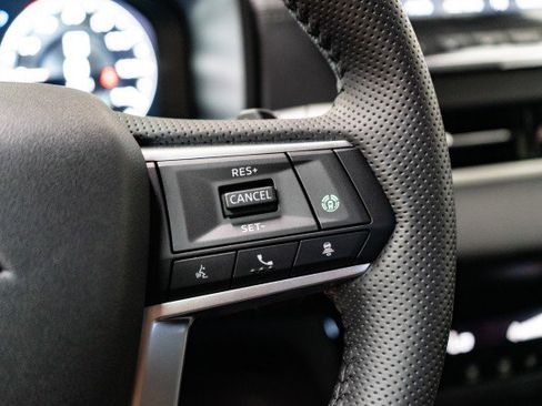 New 2025 Mitsubishi Outlander SE image 15