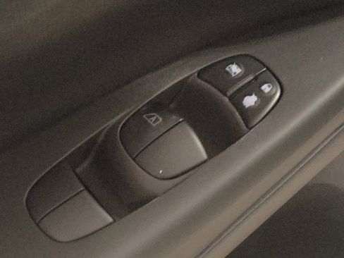 Used 2017 Nissan Sentra S FWD image 27