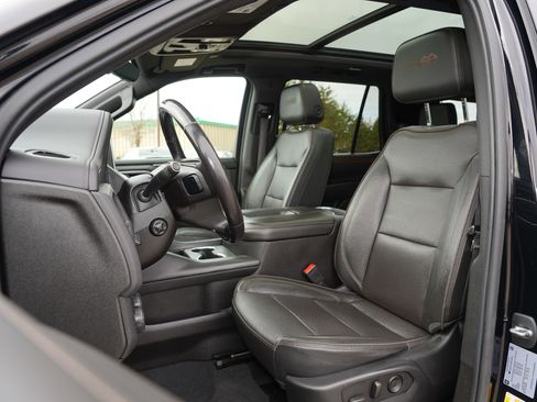 Used 2021 Chevrolet Tahoe High Country w/ Premium Package AWD/4WD image 12