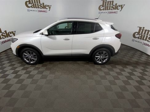 Used 2023 Buick Encore GX Essence w/ Experience Buick Package image 5