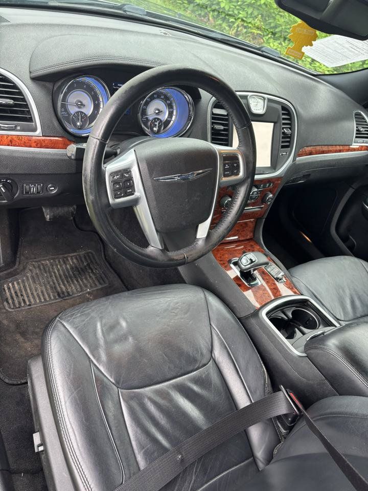 Used 2014 Chrysler 300 RWD image 16