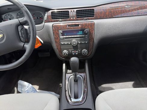Used 2013 Chevrolet Impala LT w/ LT Sunroof Package FWD image 16
