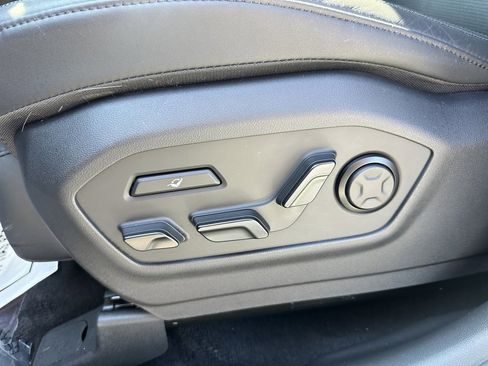 Used 2025 Hyundai Santa Fe Calligraphy image 17