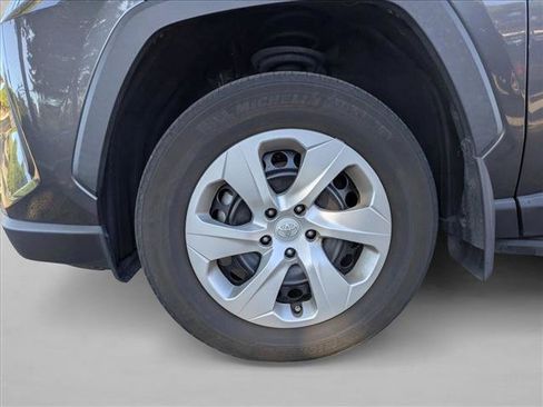 Used 2023 Toyota RAV4 LE AWD/4WD image 17