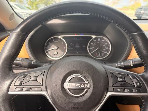 Used 2025 Nissan Sentra SV w/ SV Premium Package FWD image 27