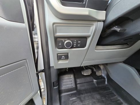 Used 2022 Ford F150 XL w/ Trailer Tow Package image 8