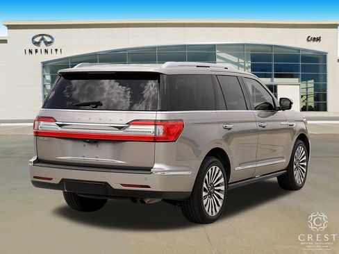 Used 2018 Lincoln Navigator Reserve AWD/4WD image 3