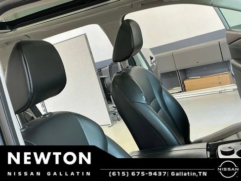 Used 2023 Nissan Rogue SV w/ SV Premium Package AWD/4WD image 16