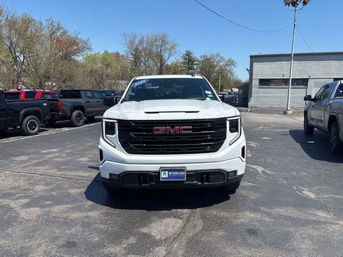 Used 2025 GMC Sierra 1500 Elevation AWD/4WD image 7