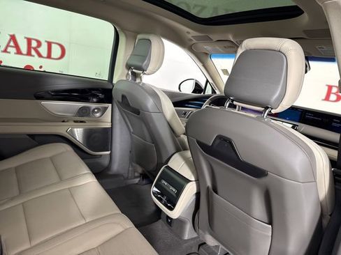 Used 2024 Lincoln Nautilus Reserve w/ Equipment Group 203A image 19