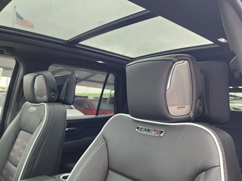 New 2026 GMC Yukon AT4 Ultimate AWD/4WD image 16