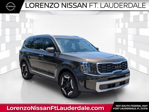 Used 2024 Kia Telluride S FWD image 1