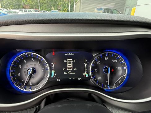 New 2027 Chrysler Pacifica Select FWD image 14