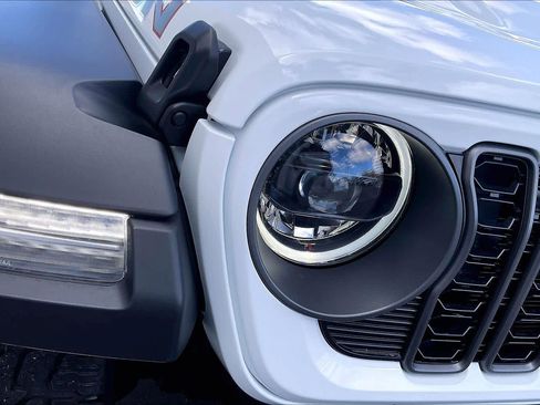 Used 2025 Jeep Gladiator Rubicon w/ Convenience Group image 27