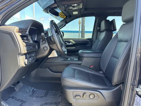 Used 2022 Chevrolet Suburban LT w/ LT Signature Package RWD image 22