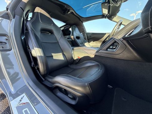 Used 2015 Chevrolet Corvette Stingray Coupe w/ Carbon Flash Badge Package image 26