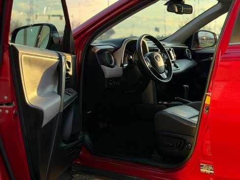 Used 2014 Toyota RAV4 Limited w/ Technology Package image 6