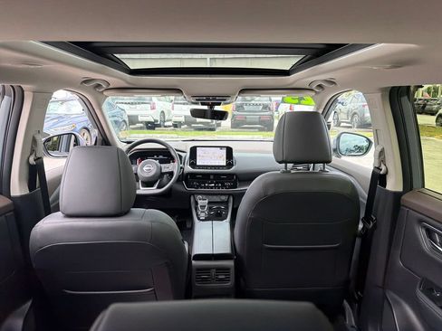Certified 2023 Nissan Rogue Platinum w/ Platinum Premium Package FWD image 36