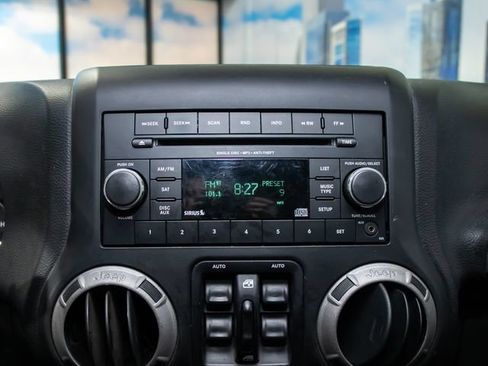Used 2014 Jeep Wrangler Unlimited Sport w/ Quick Order Package 23S AWD/4WD image 16