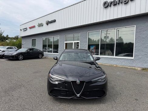 Used 2018 Alfa Romeo Giulia Ti Sport w/ Quick Order Package 22S Sport AWD/4WD image 8