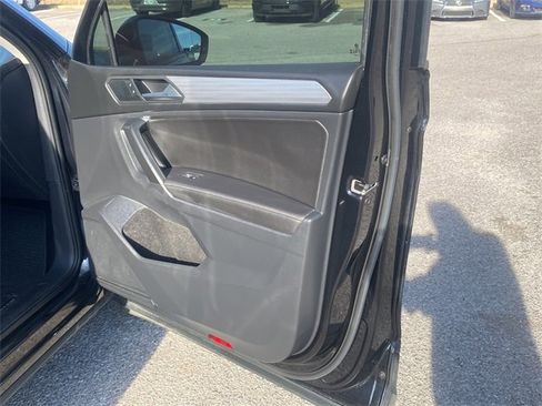 Used 2023 Volkswagen Tiguan S image 10