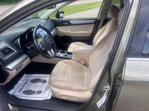 Used 2017 Subaru Outback 2.5i Premium AWD/4WD image 8