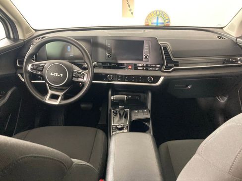 Certified 2025 Kia Sportage LX image 7