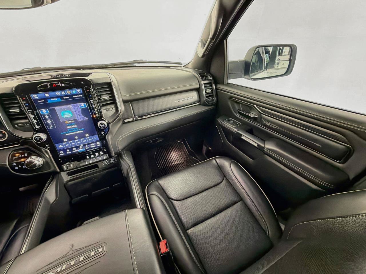 Used 2022 RAM 1500 Limited w/ Body-Colour Bumper Group AWD/4WD image 12