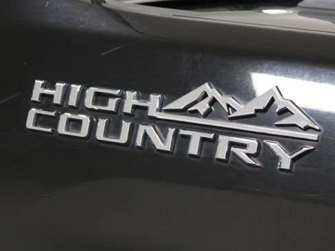 Used 2024 Chevrolet Silverado 2500 High Country w/ High Country Premium Package AWD/4WD image 12