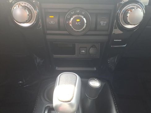Used 2022 Toyota 4Runner TRD Off-Road AWD/4WD image 28