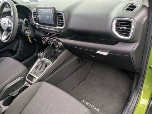 Certified 2022 Hyundai Venue SE image 37
