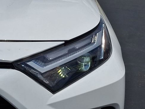 Used 2023 Toyota RAV4 XLE AWD/4WD image 9